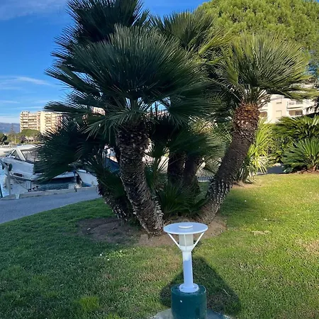 Bright With Pool In * Mandelieu